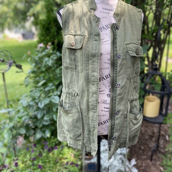 Sanctuary Canyon Military Vest - Picture 14 of 14